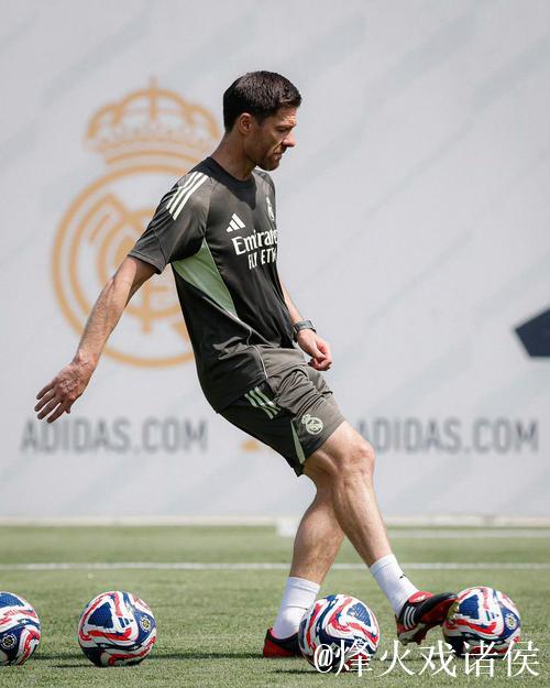 皇马希望在成绩允许的前提下留住阿隆索,但几乎没有犯错余地 皇马希望在成绩允许的前提下留住阿隆索,但几乎没有犯错余地